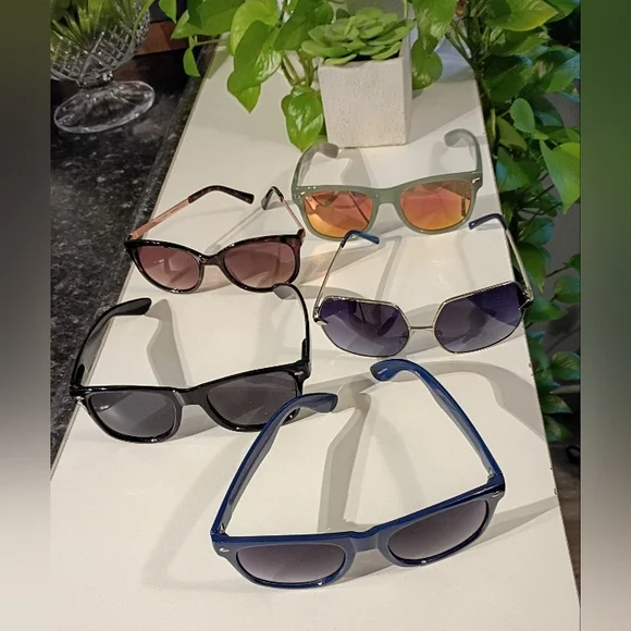 Women’s Sunglasses Assorted Colors - Stylish Fashion Shades - Picture 10 of 10